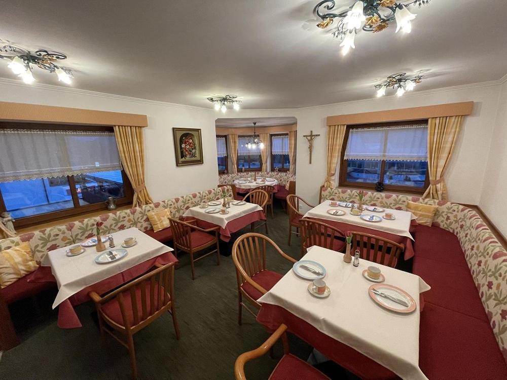 Restaurant-Pension Dorfwirt Bad Kleinkirchheim Eksteriør billede